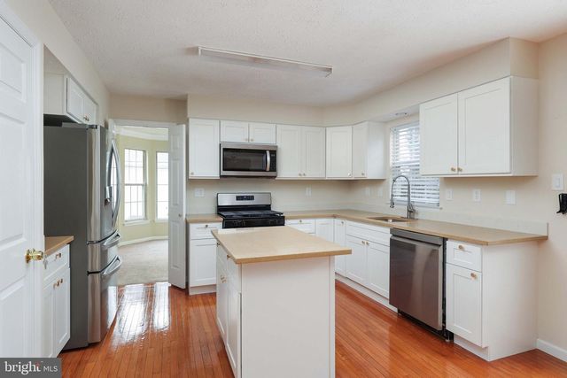 6 JAQUES CT, Sicklerville, NJ 08081