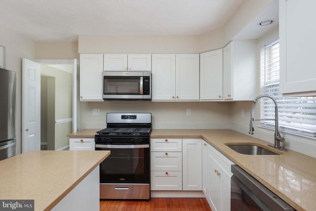 6 JAQUES CT, Sicklerville, NJ 08081