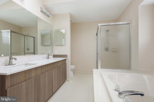 6 JAQUES CT, Sicklerville, NJ 08081