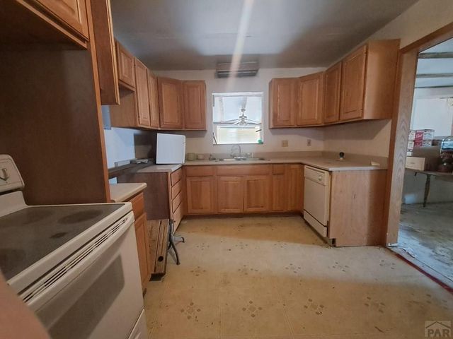 413 Main, La Junta, CO 81050