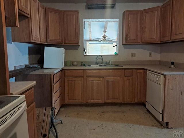 413 Main, La Junta, CO 81050