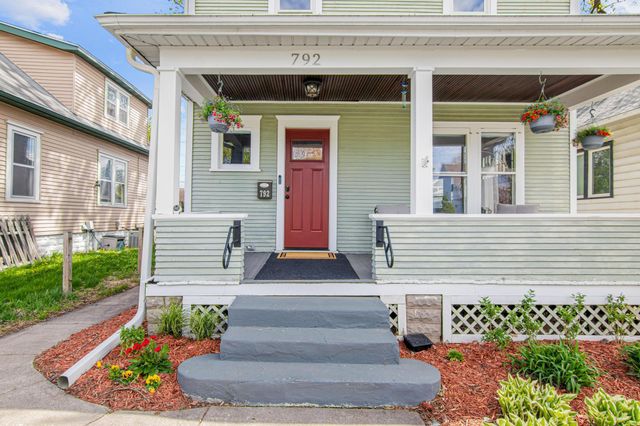 792 Smith Avenue S, Saint Paul, MN 55107
