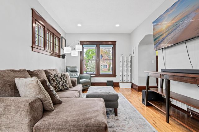 792 Smith Avenue S, Saint Paul, MN 55107