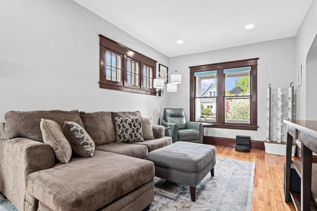 792 Smith Avenue S, Saint Paul, MN 55107