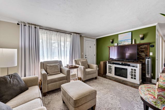 5902 N Greenwood Blvd, Spokane, WA 99205