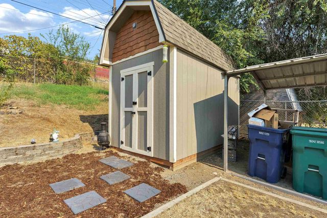 5902 N Greenwood Blvd, Spokane, WA 99205