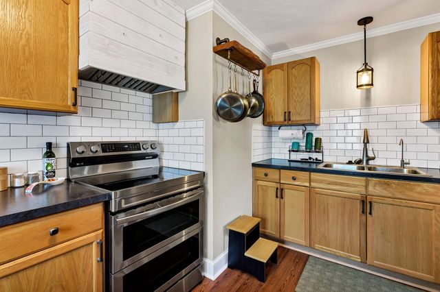5902 N Greenwood Blvd, Spokane, WA 99205