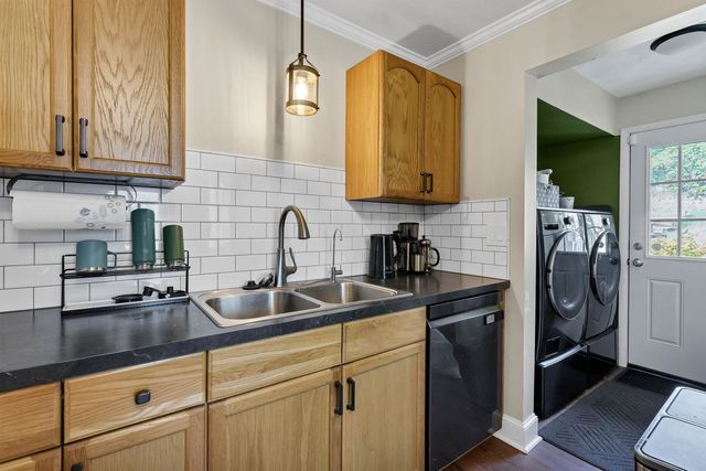 5902 N Greenwood Blvd, Spokane, WA 99205