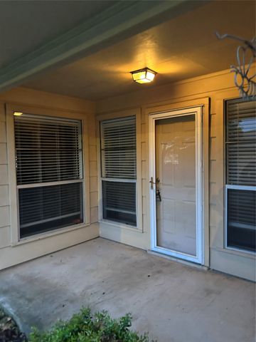 1302 Crescent Street, Denton, TX 76201