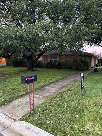 1302 Crescent Street, Denton, TX 76201