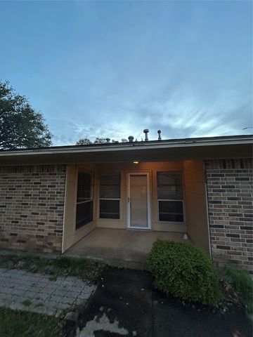1302 Crescent Street, Denton, TX 76201