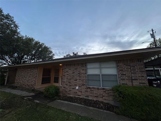 1302 Crescent Street, Denton, TX 76201
