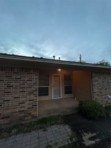 1302 Crescent Street, Denton, TX 76201