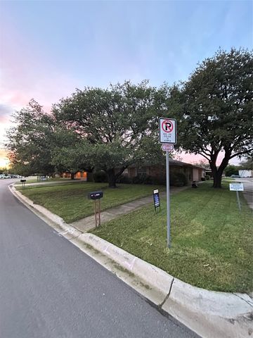 1302 Crescent Street, Denton, TX 76201