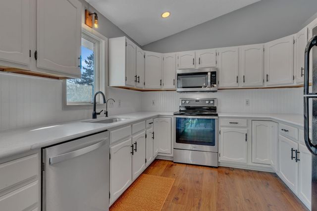 809 25th Avenue SW, Willmar, MN 56201