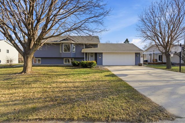 809 25th Avenue SW, Willmar, MN 56201