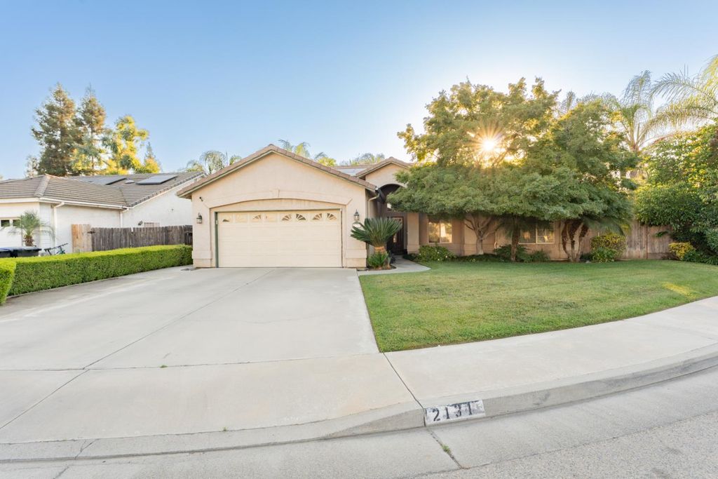 Image 1 of property listing at 2131 N Terrace Court, Visalia, CA 93291