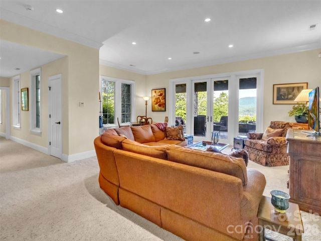 149 Cardinal Lane, Waynesville, NC 28786