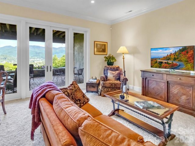 149 Cardinal Lane, Waynesville, NC 28786