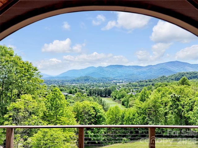 149 Cardinal Lane, Waynesville, NC 28786