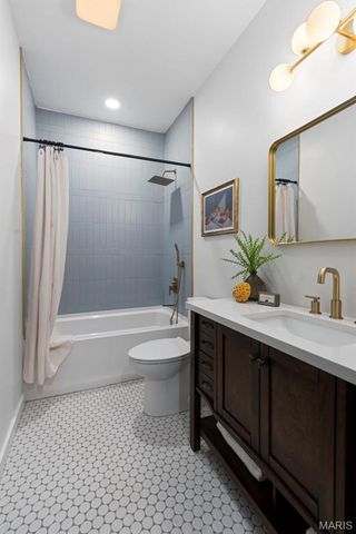 4675 Tennessee Avenue, St Louis, MO 63111