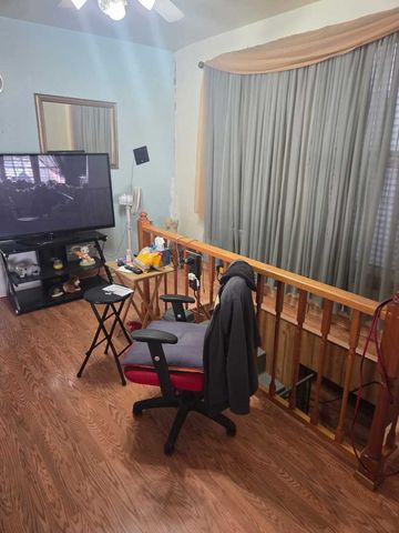 1833 N Tripp Avenue, Chicago, IL 60639