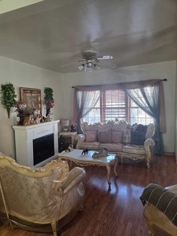 1833 N Tripp Avenue, Chicago, IL 60639