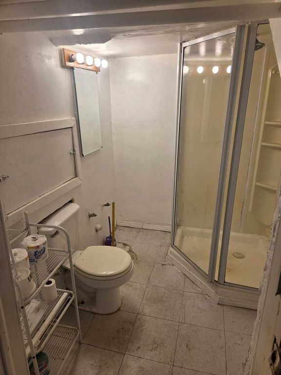 Image 7 of property listing at 1833 N Tripp Avenue, Chicago, IL 60639