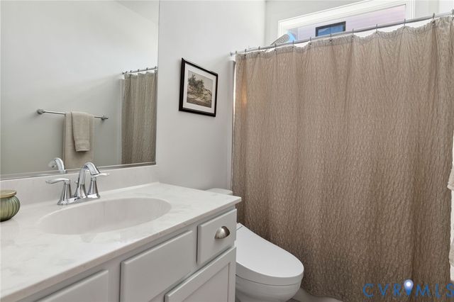 3701 Graythorne Dr, Midlothian, VA 23112