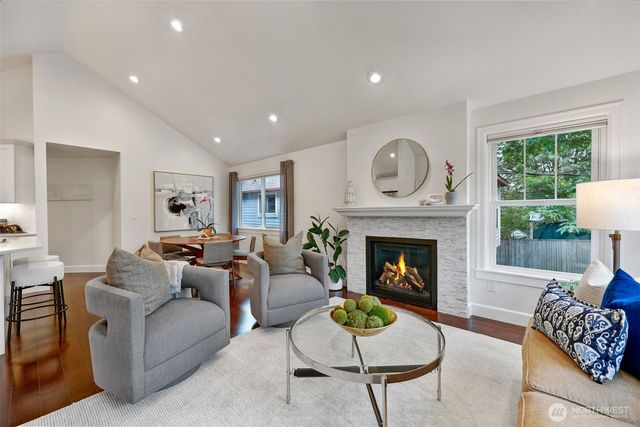 318 NE 59th Street, Seattle, WA 98105