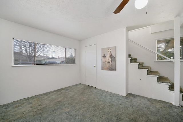 10825 Walnutwood Way, Rancho Cordova, CA 95670