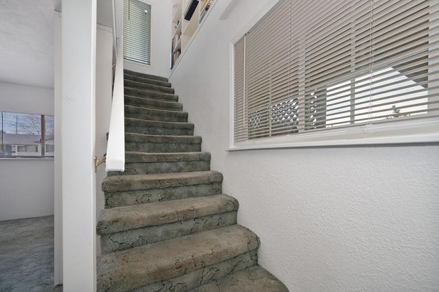 10825 Walnutwood Way, Rancho Cordova, CA 95670