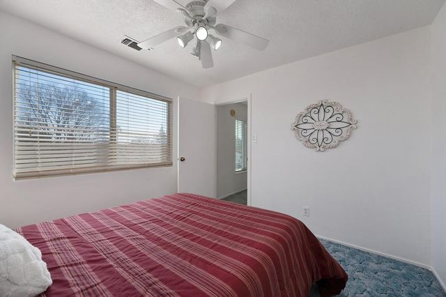 10825 Walnutwood Way, Rancho Cordova, CA 95670