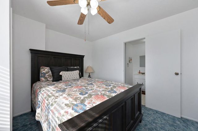 10825 Walnutwood Way, Rancho Cordova, CA 95670