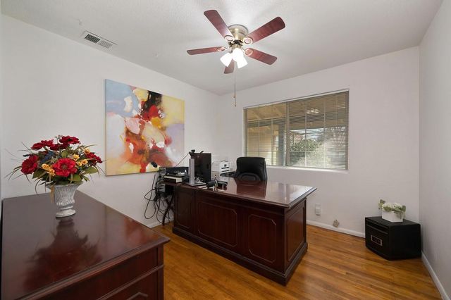 10825 Walnutwood Way, Rancho Cordova, CA 95670