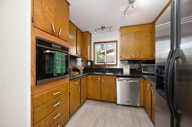 10825 Walnutwood Way, Rancho Cordova, CA 95670