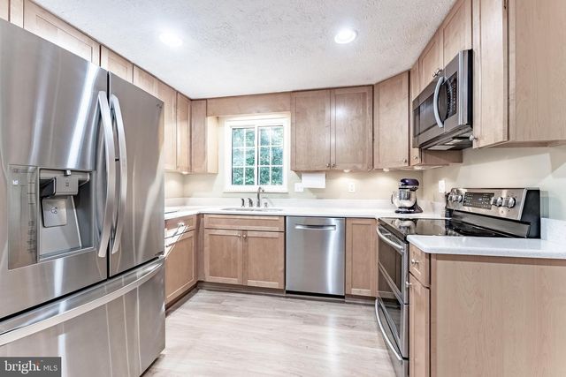 8131 WINTER BLUE CT, Springfield, VA 22153