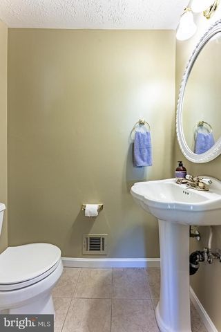 8131 WINTER BLUE CT, Springfield, VA 22153