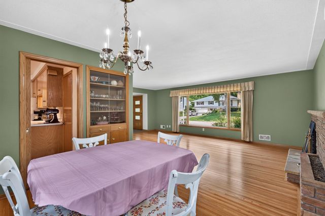5133 Meadow Ridge, Edina, MN 55439