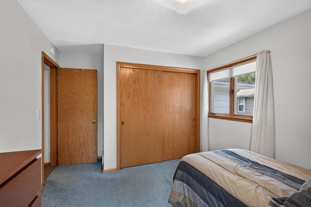 5133 Meadow Ridge, Edina, MN 55439