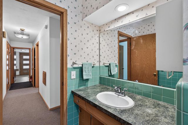 5133 Meadow Ridge, Edina, MN 55439