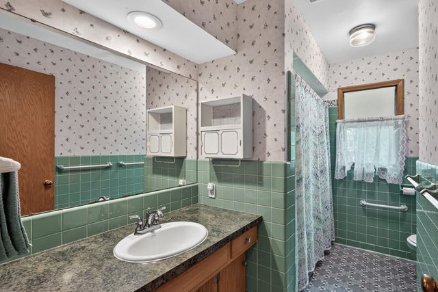 5133 Meadow Ridge, Edina, MN 55439