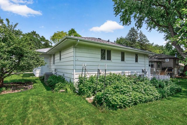 5133 Meadow Ridge, Edina, MN 55439