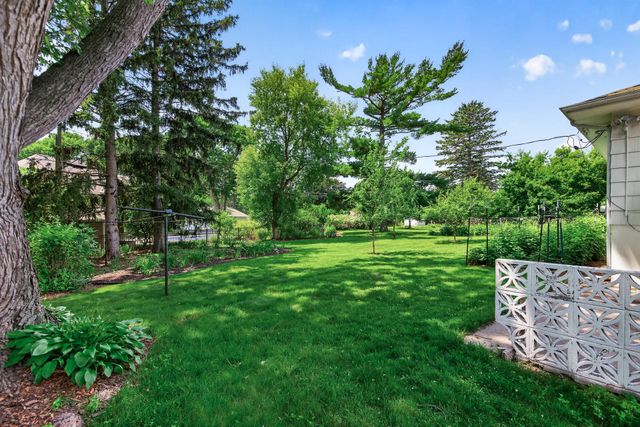 5133 Meadow Ridge, Edina, MN 55439