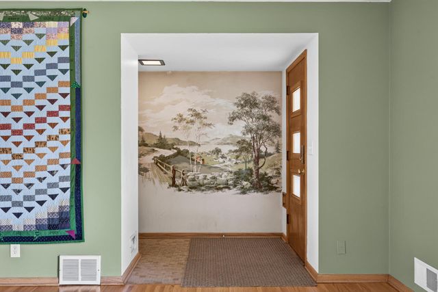 5133 Meadow Ridge, Edina, MN 55439