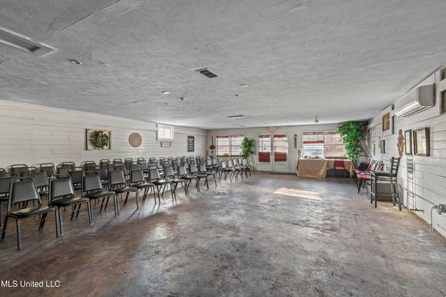 3350 Flowood Drive, Flowood, MS 39232
