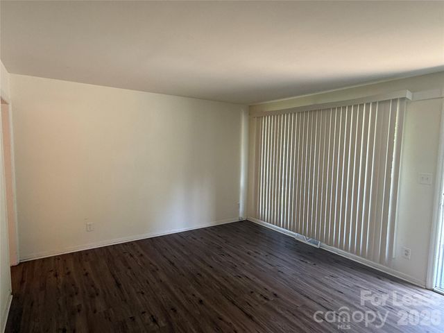 544 Blendwood Drive, Charlotte, NC 28215