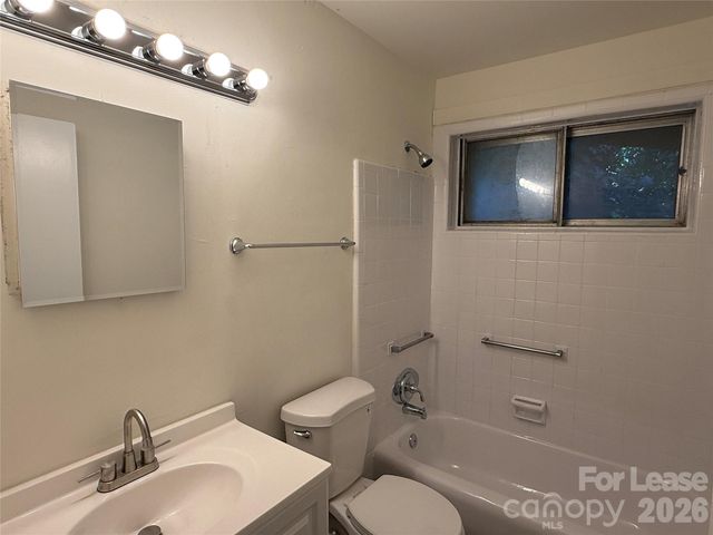 544 Blendwood Drive, Charlotte, NC 28215