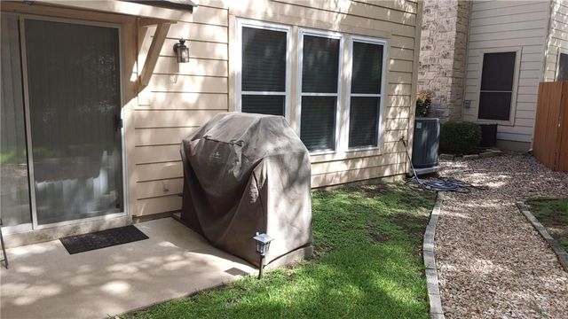 7501 Shadowridge RUN 121, Austin, TX 78749