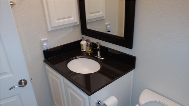 7501 Shadowridge RUN 121, Austin, TX 78749
